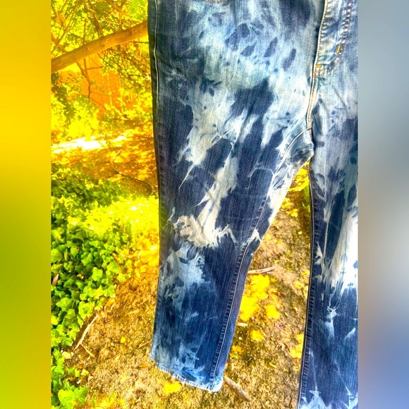 LEVIS- Trendy Blue Tie-Dye bootcut 👖Jeans - Picture 5 of 6